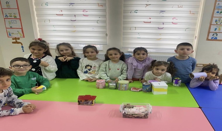 Miniklerden Filistine anlamlı bağış