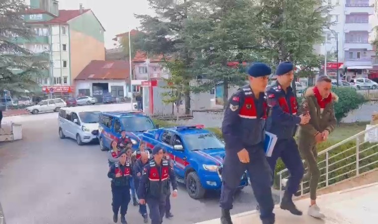 Miras kavgasında amcalarını öldüren karı koca tutuklandı