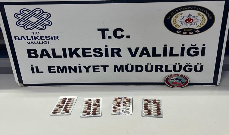 Montunun cebinde 54 adet uyuşturucu hap ele geçirildi