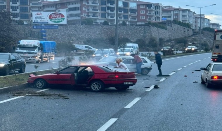 Muğlada zincirleme trafik kazası: 2 yaralı