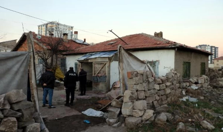 Mutfak tezgahındaki bıçağın üstüne düşen kadın yaralandı