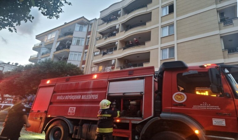 Ocakta unutulan tava evi yakıyordu