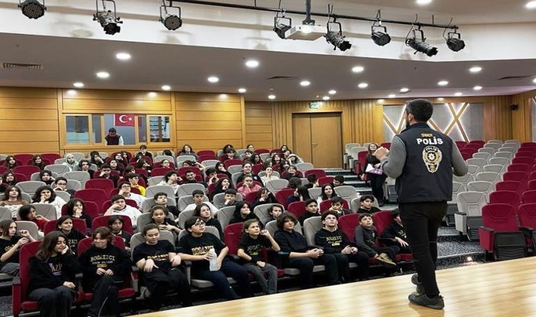 Öğretmen ve öğrencilere siber güvenlik, teknoloji bağımlılığı ve yasa dışı bahis anlatıldı