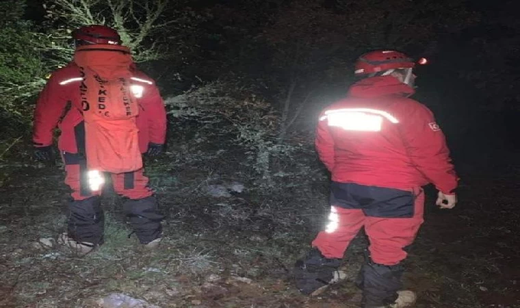 Ormanda kayboldu, 15 saat sonra ekipler buldu