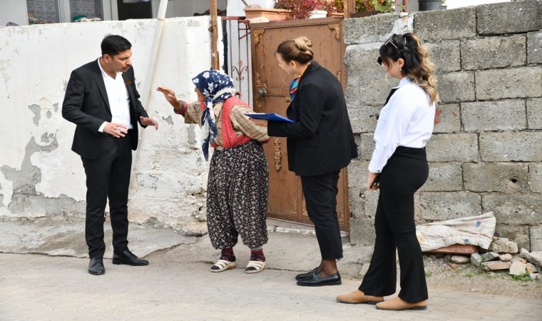 Osmaniyede Mobil Halkla İlişkiler birimi, vatandaşların beklenti ve taleplerini dinliyor