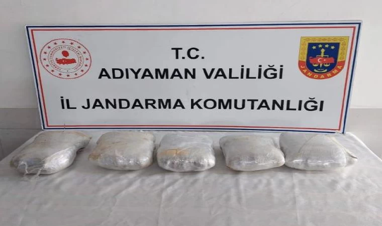 Otomobildeki 6 kilo esrara 1 gözaltı