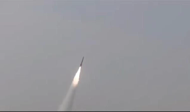 Pakistan, Fatah-2 roketatar sistemini test etti