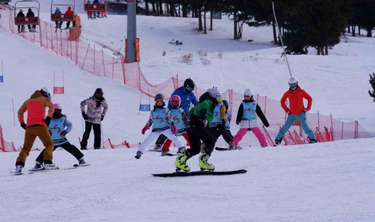 Palandöken pistlerinde hummalı çalışma