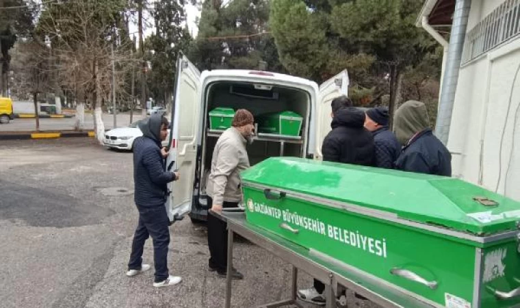 Park halindeki araca çarpan motosikletli, 3 gün sonra öldü