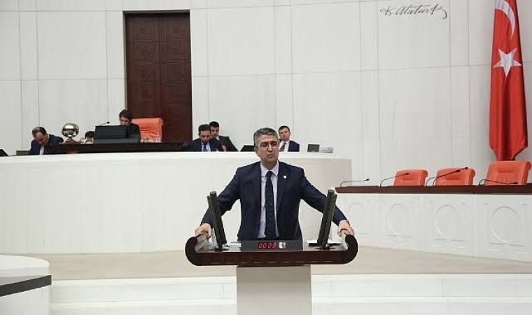 Prof. Dr. Kamil Aydının Meclisi Erzurumla aydınlattı