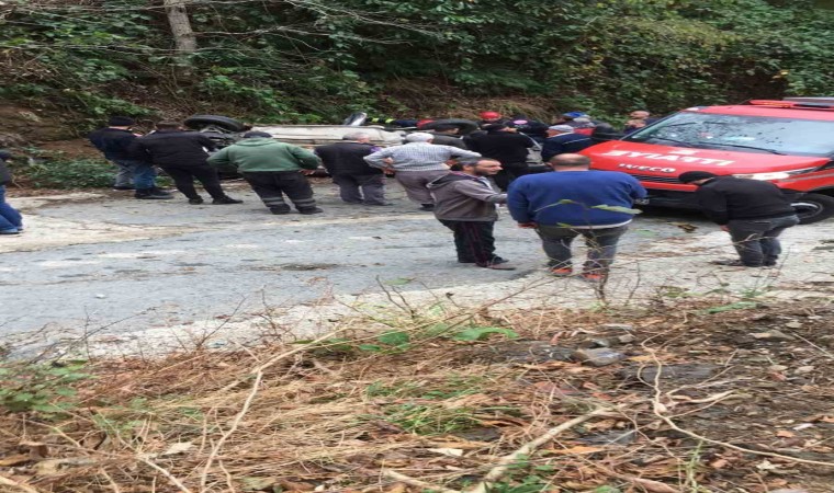 Rizede otomobil şarampole yuvarlandı: 3 ağır yaralı