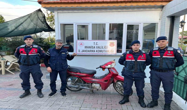 Salihlide çalınan 3 motosikleti jandarma buldu