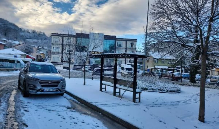 Samsun’da kar yağışı; kayak merkezinde kar kalınlığı 20 santim