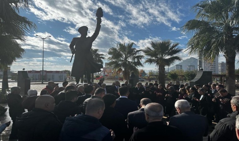 Şehit Asteğmen Mustafa Fehmi Kubilay, memleketi Kozanda, adına yapılan parktaki anıtı önünde anıldı