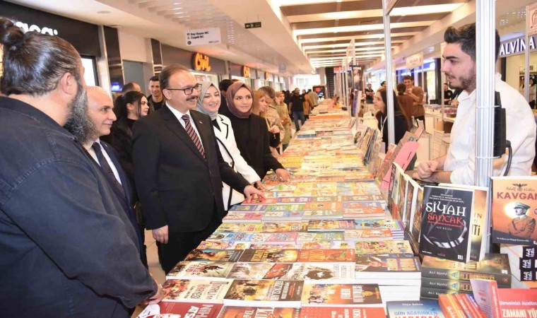 Siirtli vatandaşlardan Vali Kızılkayaya kitap fuarı için teşekkür