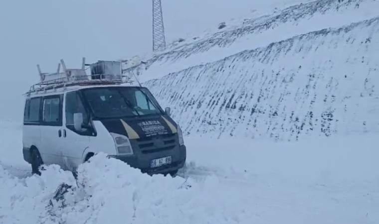 Siirtte kardan dolayı kapanan grup köy yolu ulaşıma açıldı