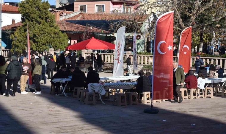 Sındırgıda şehitler için lokma hayrı düzenlendi