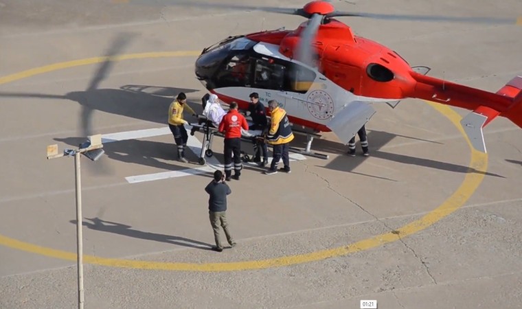 Şırnaklı hasta ambulans helikopter ile Şanlıurfaya getirildi