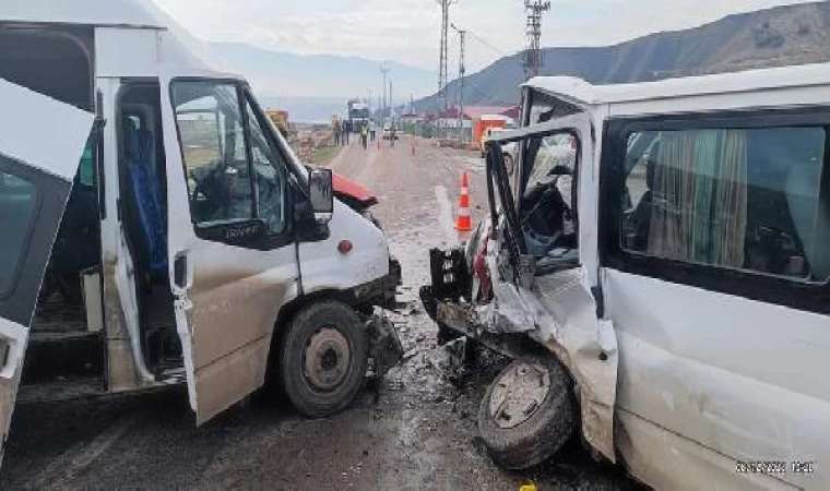 Şırnak’ta minibüsler çarpıştı: 16 yaralı