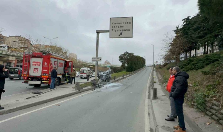 Şişlide alkollü sürücü kaza yaptı, sağlık ekiplerini reddederek olay yerinden kaçtı