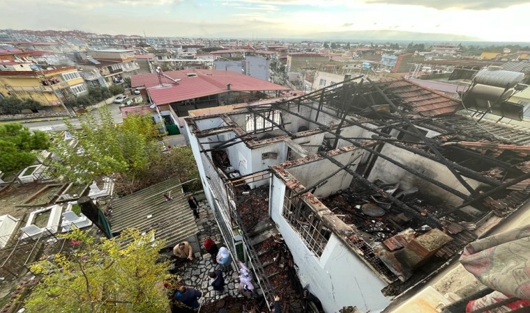 Sökedeki yangında bir ev tamamen kül oldu