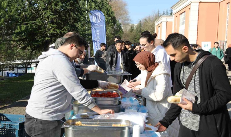 SUBÜ Teknoloji Fakültesinden köfte ekmek ikramı