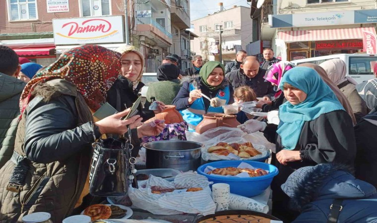 Şuhutda Filistin için hayır çarşısı kuruldu