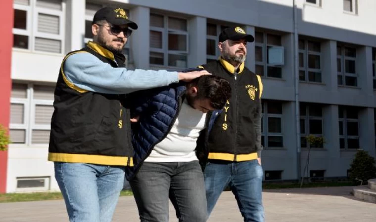 Taksinin bagajında tabanca ve makineli tüfek çıktı; ’kanal kenarında buldum’ dedi