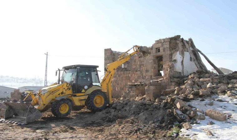 Talasta metruk bina yıkılıyor, çevreye huzur ve güven geliyor