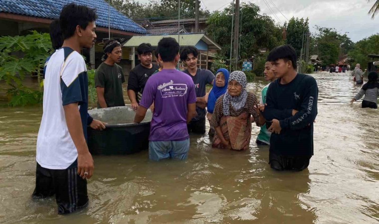 Taylandın güneyinde sel felaketi: 20 bin ev selden etkilendi