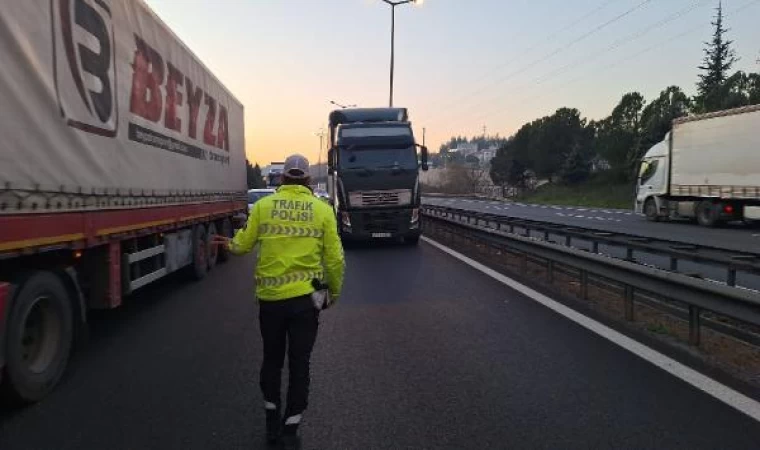 TEM’in İzmit geçişinde kaza sonrası trafik yoğunluğu oluştu