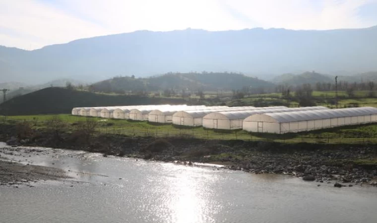 Terörden kurtulan Derecik, seracılığın merkezi oluyor