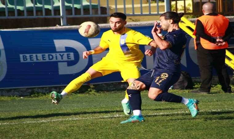 TFF 2. Lig: Belediye Derincespor: 2 - Menemen FK: 3