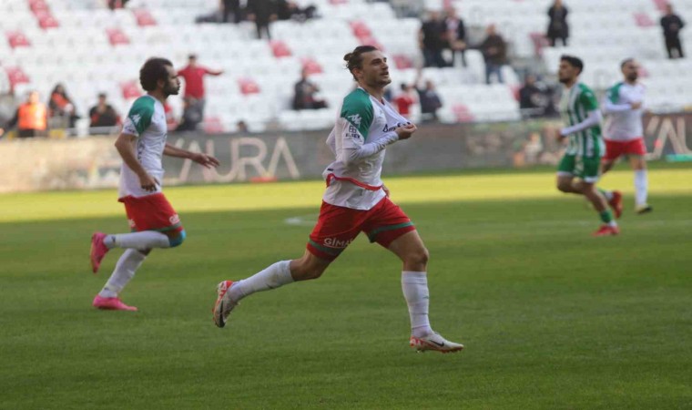 TFF 3. Lig: Karşıyaka: 3 - Sapanca Gençlik: 2