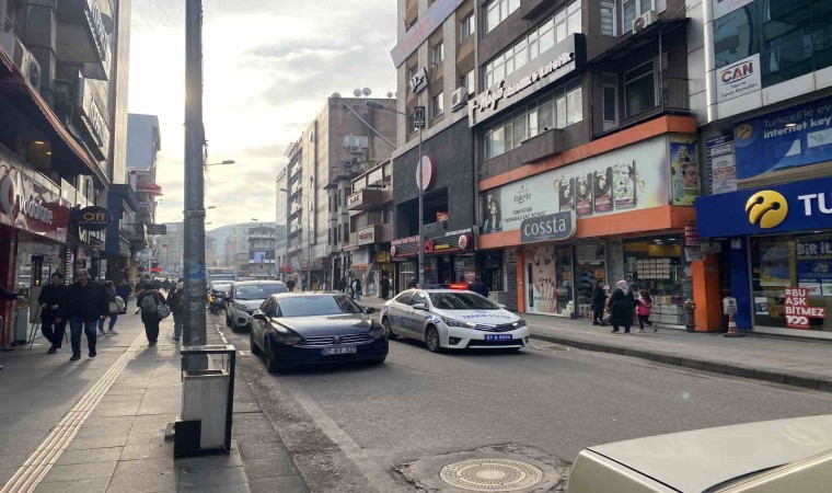 Trafik ekipleri parklara geçit vermedi