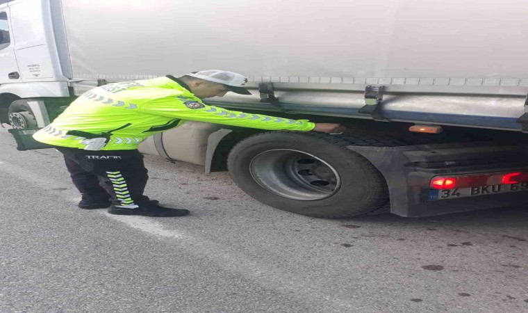 Trafik polislerinden kış lastiği denetimi