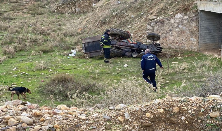 Traktörün altında kalan 3 çocuk annesi kadın hayatını kaybetti