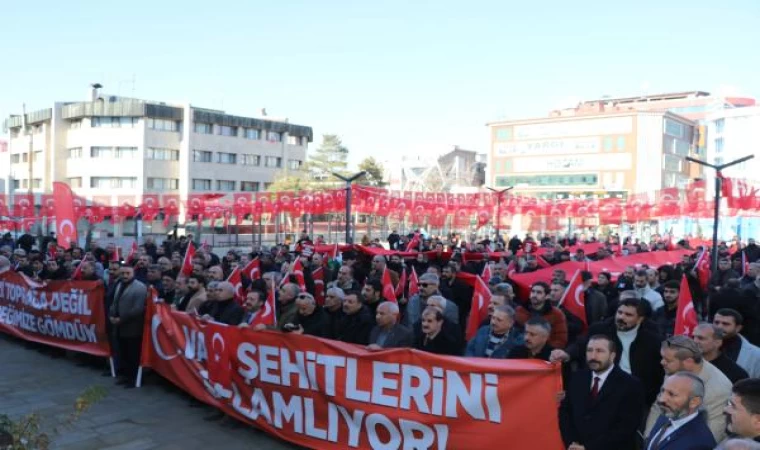 Van’da ’Teröre Lanet’ yürüyüşü