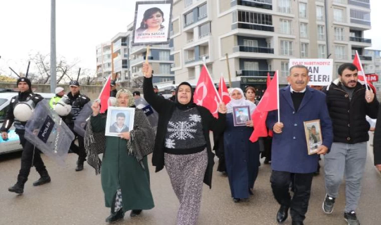 Van’daki evlat eylemine bir aile daha katıldı