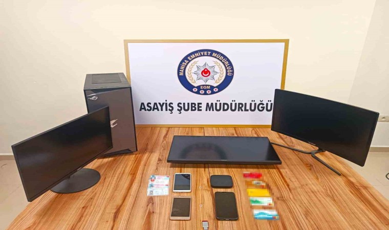 Vatandaşları 400 bin TL dolandıran şüpheliler Manisa Emniyetinden kaçamadı