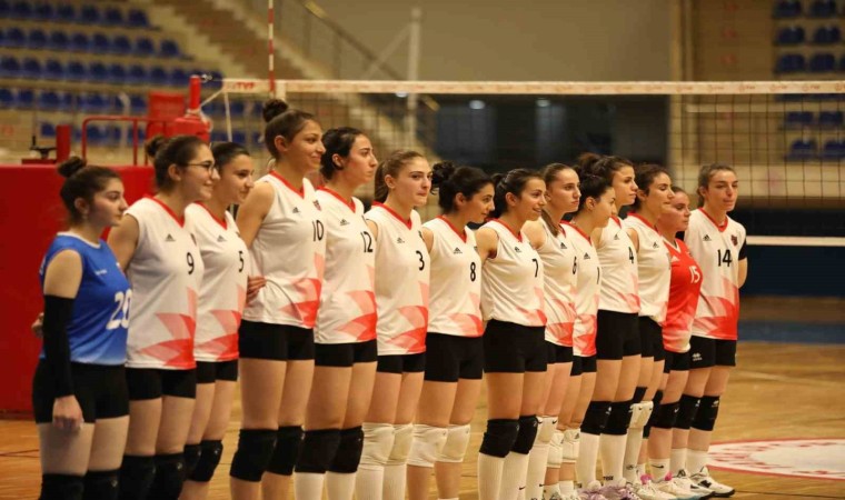 Voleybolda Van derbisinin galibi Büyükşehir Belediyespor oldu