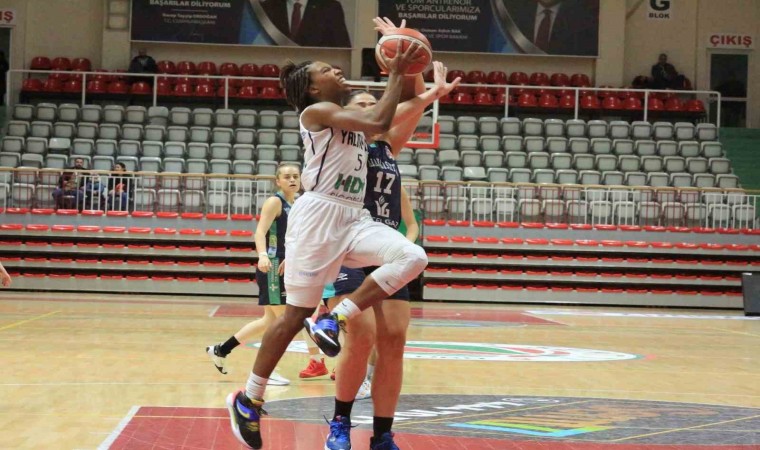 Yalova VİP evinde Adanayı 82-78 yendi