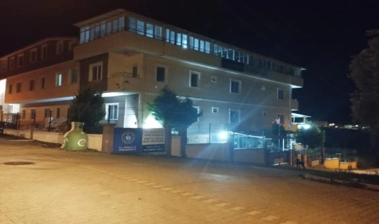 Yalova’da KYK yurdunda 15 öğrenci zehirlenme şüphesiyle hastaneye kaldırıldı