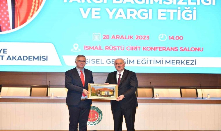 Yargıtay Başkanı Akarca “Akademi Söyleşileri” programına katıldı