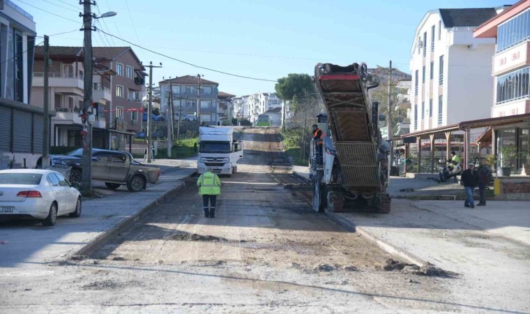 Yunus Emre Caddesi asfalta hazırlanıyor