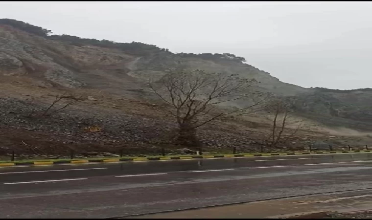 Zonguldak’ta hastane yolu çöktü (3)