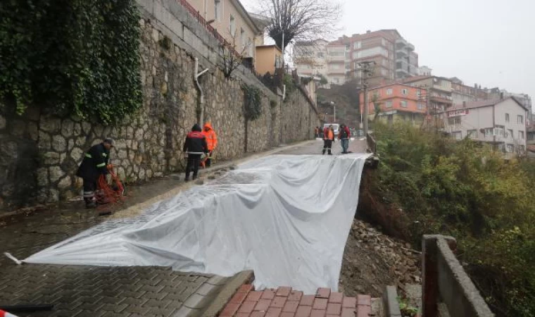 Zonguldak’ta hastane yolu çöktü (4)