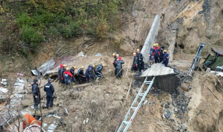 Zonguldak’taki heyelan; 2 kişinin cansız bedenine ulaşıldı (6)