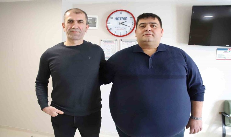 220 kiloyla girdiği mide ameliyatının ardından 15 günde 15 kilo verdi