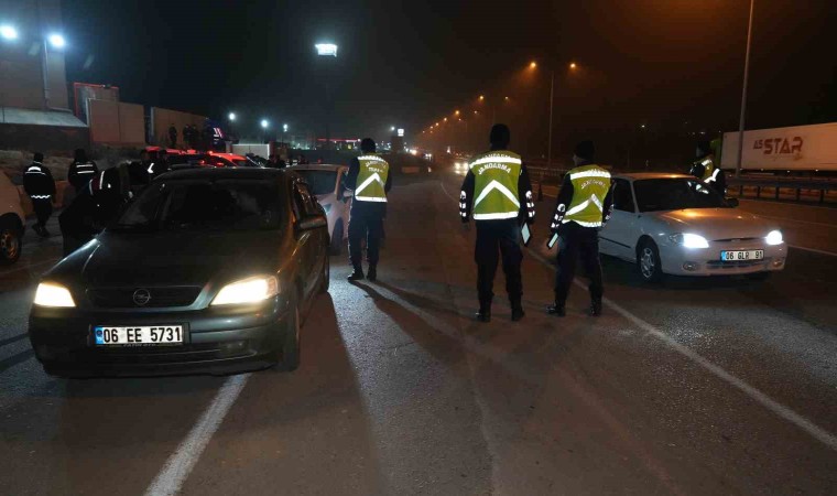 43 ilin geçiş noktasında yılbaşı denetimi